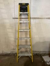 Modern Stanley 8 Foot Fiberglass Ladder