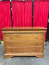 Vintage Made in Canada Pine Lowboy Dresser w/ 3 Drawers. Excellent Condition. See pics.