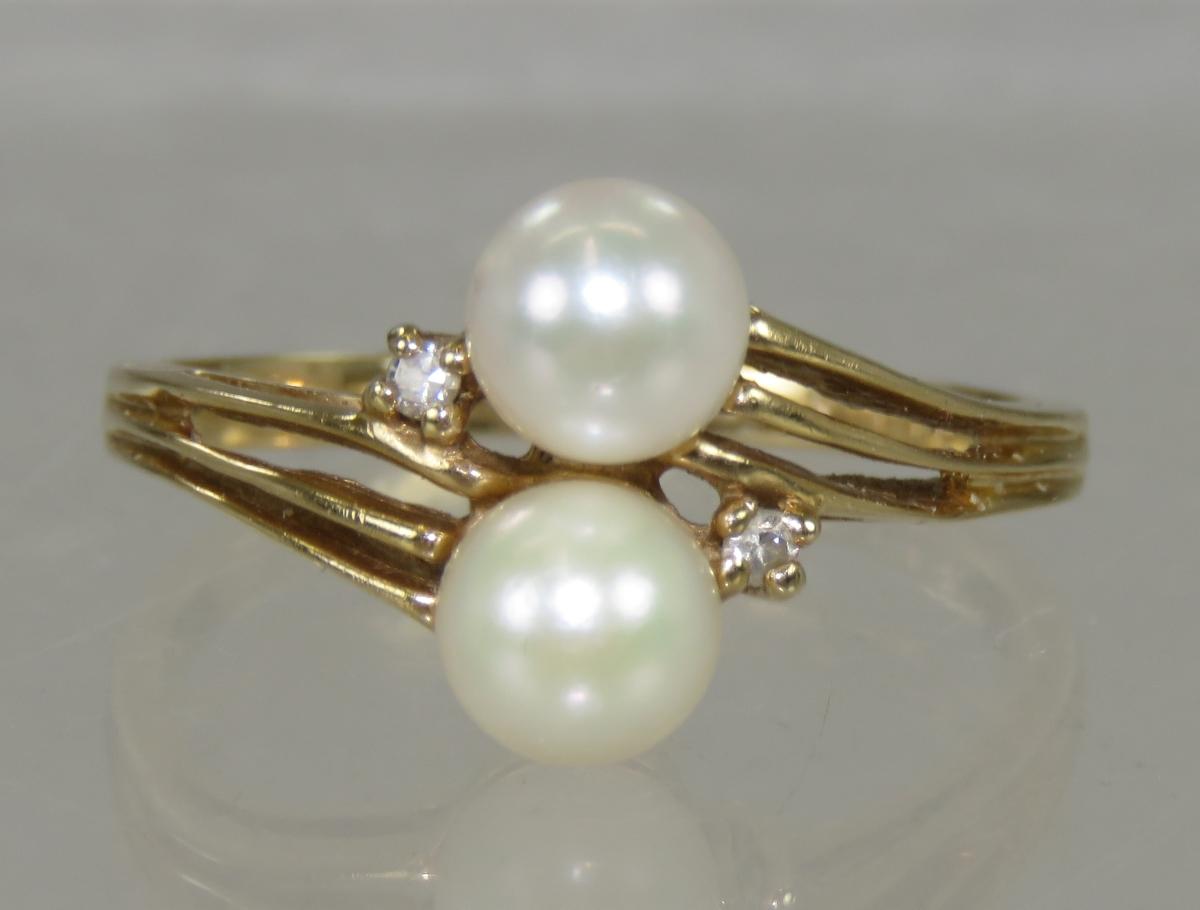 14kt Yellow Gold Pearl Ring & Pearl Stud Earrings