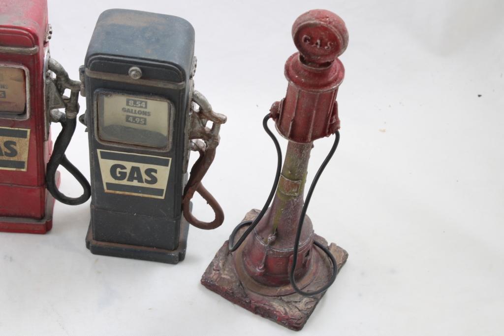 Toy Lot Manoil Stand, Gas Pumps, Marx Truck More