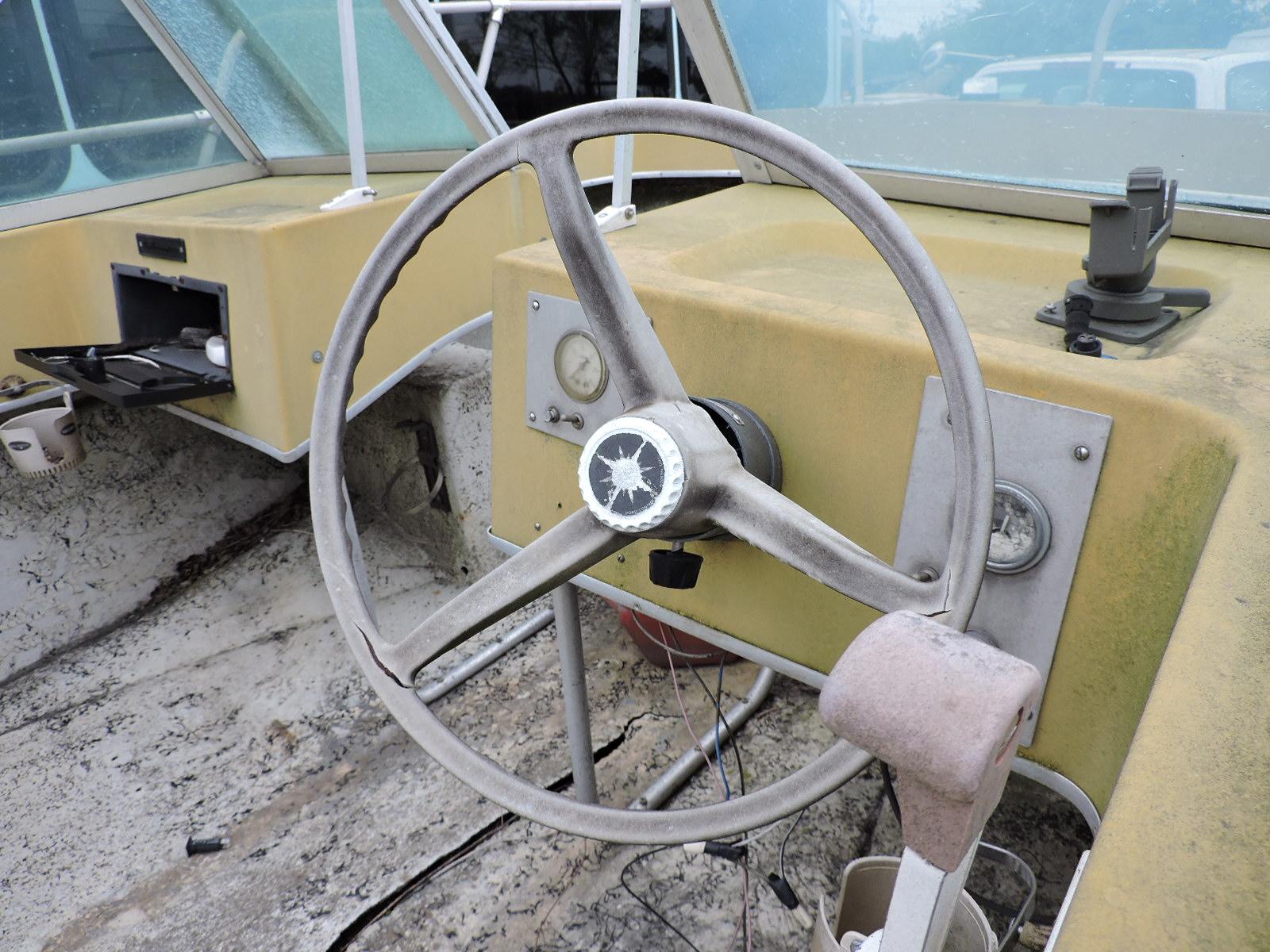 Thunderhawk Vintage Speed Boat with Trailer / Johnson 125 Outboard