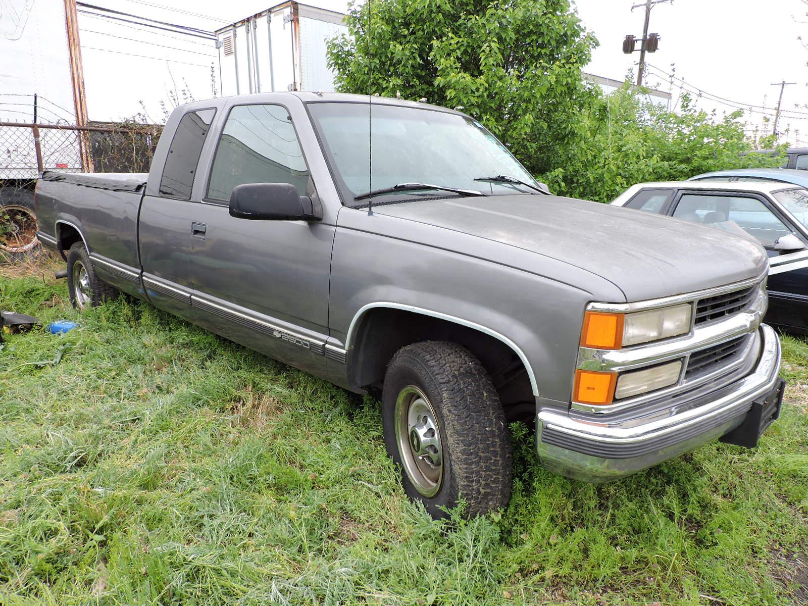 1997 Chevrolet Silverado 2500 Extended Cab Pickup / 2WD