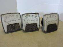 Lot of 3 - General Electric D-C Volts Meters / 50-250320SFSF1