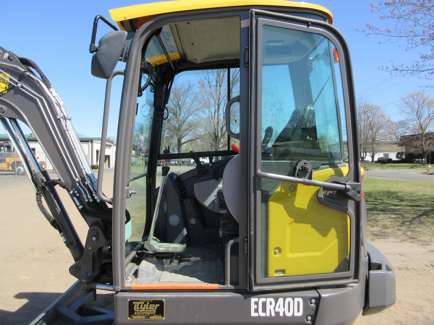 2022 Volvo ECR40D Mini Excavator