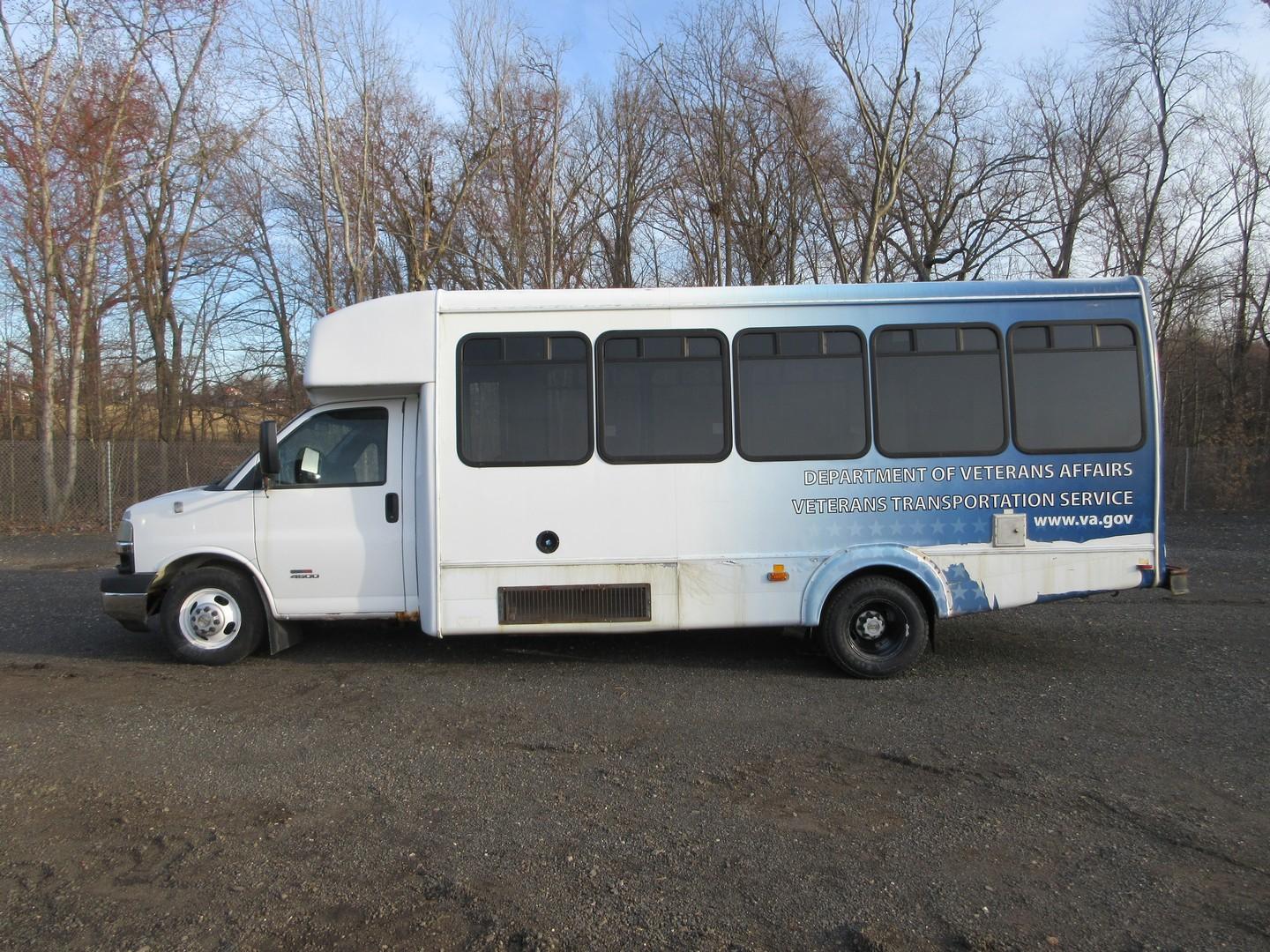 2012 Chevrolet Express 4500 Bus
