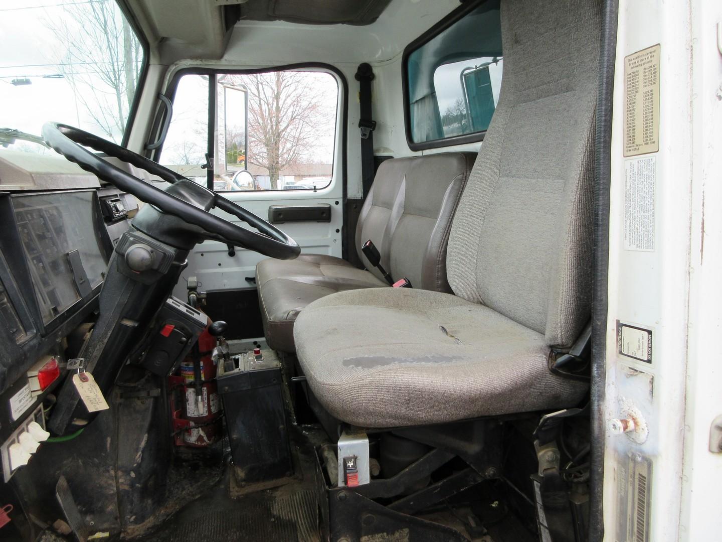 2000 International 4900 S/A Dump Truck