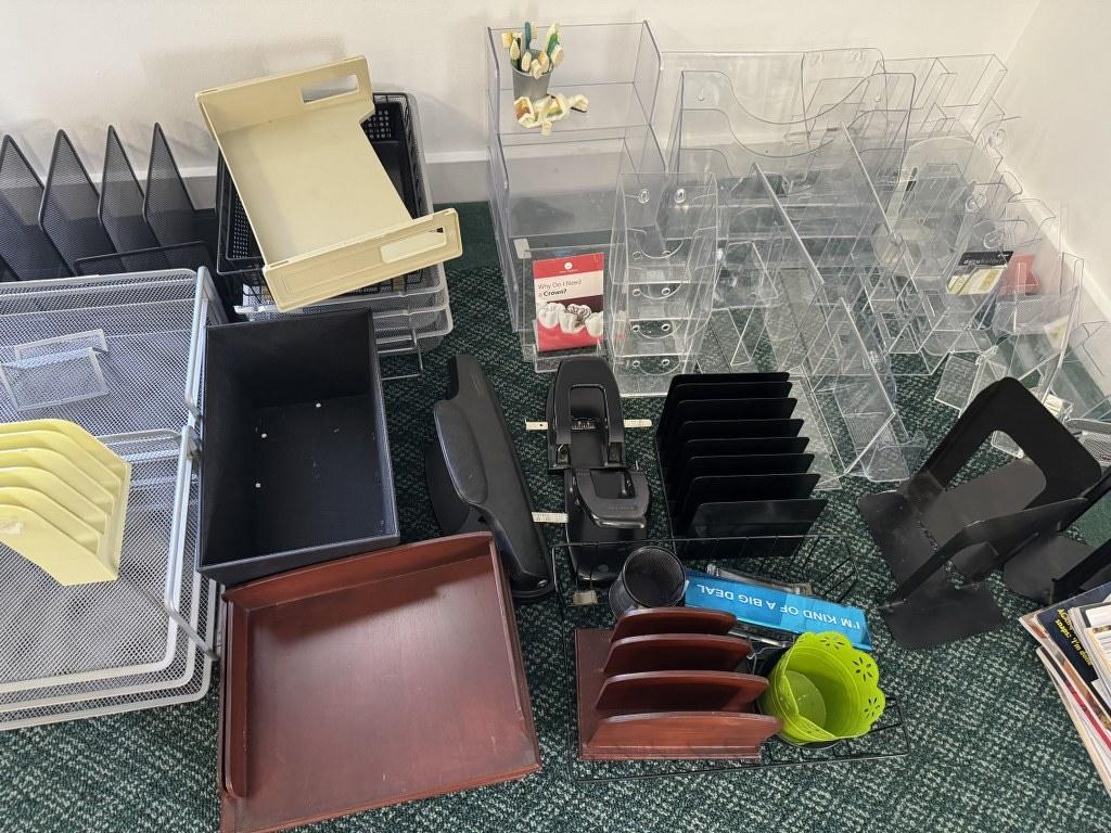 LOT CONSISTING OF OFFICE SUNDRIES, ORGANIZERS,