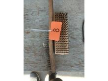 2 Wire Brushes