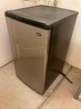 Sanyo compact refrigerator model SRR-4433S. Works