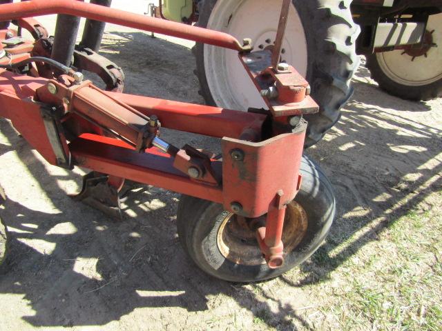 1698. 312-682. CIH 7500 5 BOTTOM VARIABLE WIDTH SEMI MOUNT AR PLOW, COULTER