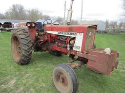 155. 1967 FARMALL 656 GAS TRACTOR, WIDE FRONT, IH FLAT TOP FENDERS, 15.5 X