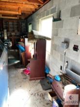 Contents of the Right Side of Garage - See Photos for Items