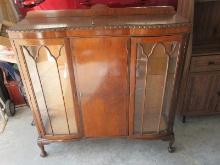 Exquisite Mahogany Chippendale Revival Style Curio Cabinet Double Bowfront Fretwork Glass