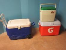 Lot Igloo Cool Roller, Rubbermaid Gatorade Logo Cooler Orange/White and Oscar by Coleman