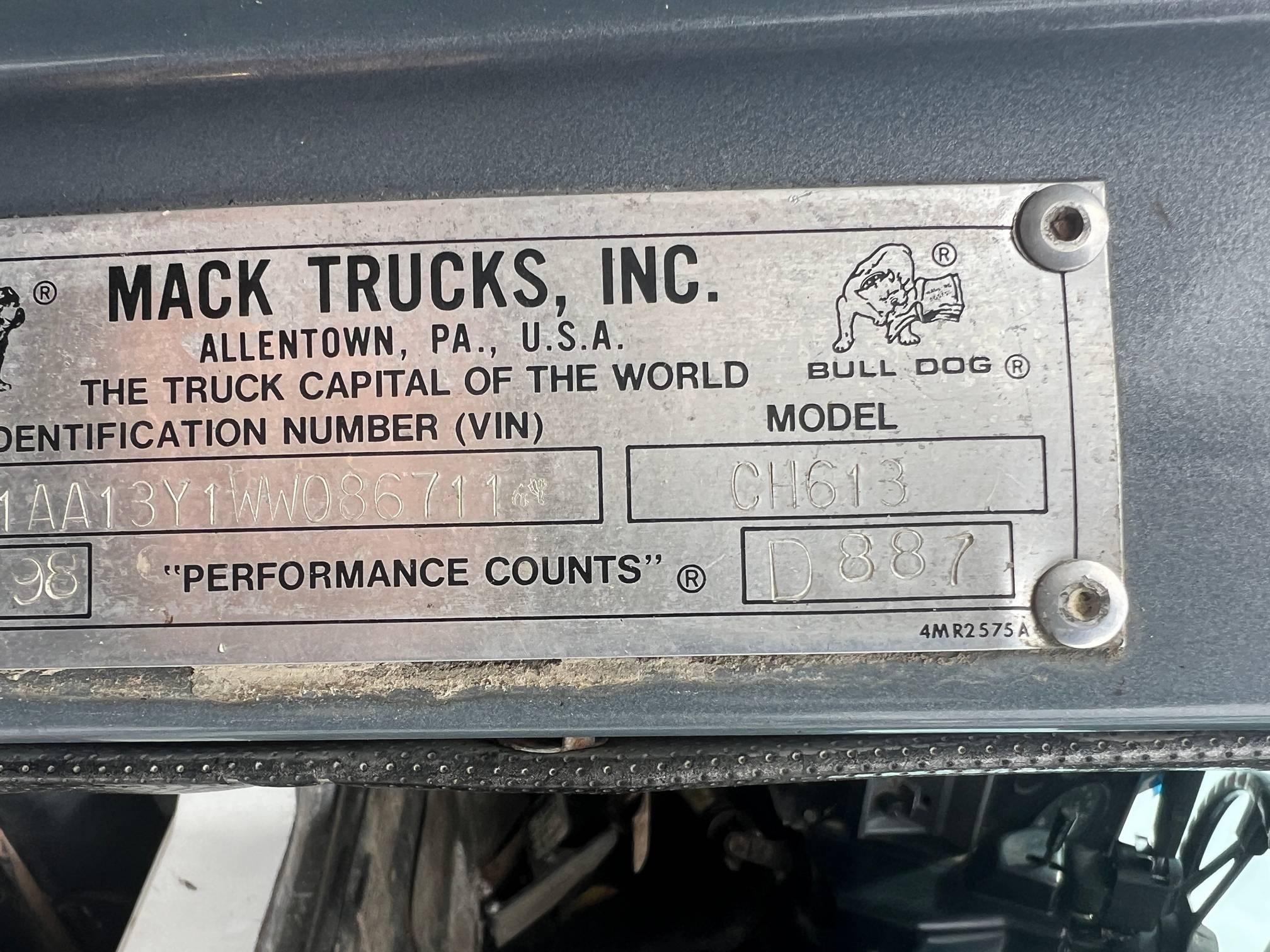 1998 Mack CH613 Truck Tractor