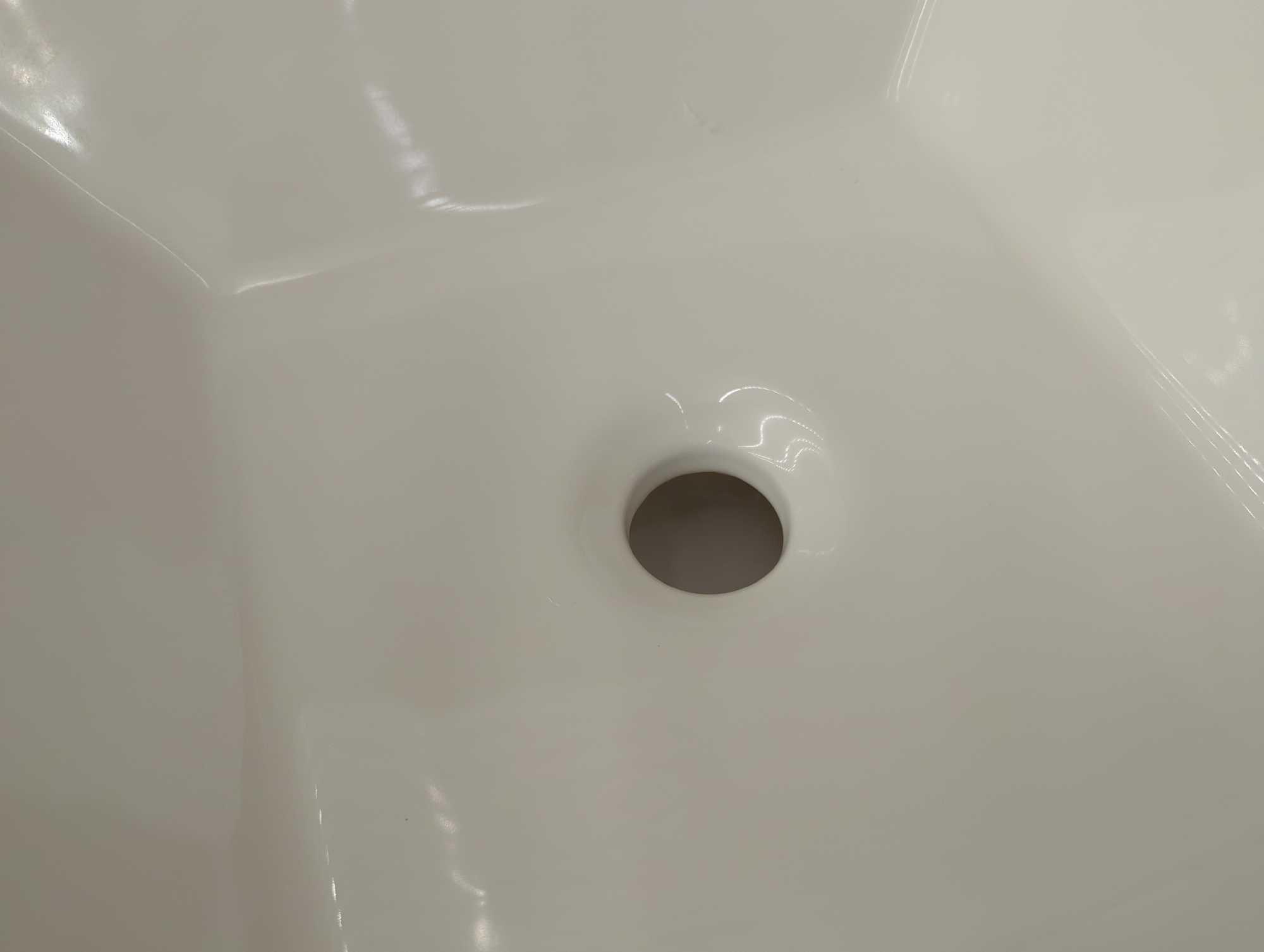 Ceramic Vessel White vanity sink. Comes in open box as is shown in photos. Appears to be new.
