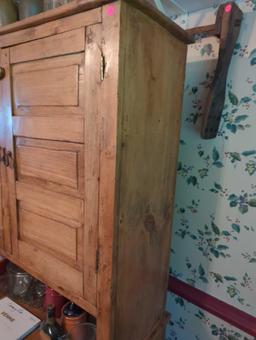 (DR) HOOSIER CABINET, WHITE OAK, DIMENSIONS - 74" H X 42" W X 22" D, ITEMS ON SHELVES NOT INCLUDED,