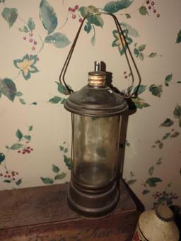(DR) LOT OF ASSORTED ITEMS TO INCLUDE "HOME SWEET HOME" COUNTERTOP BREAD HOLDER, OLD STYLE BORDEN