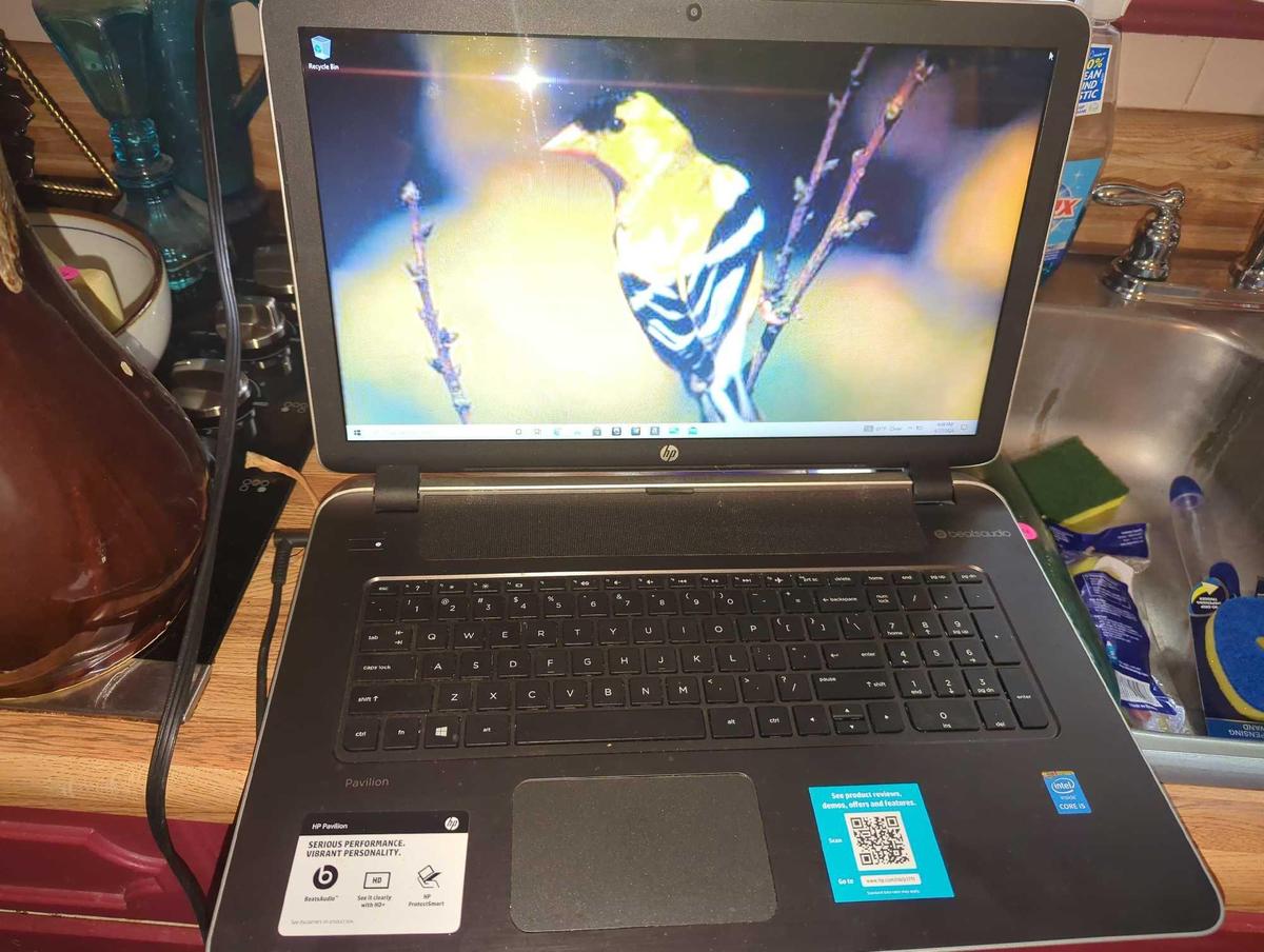 (KIT) HP 15.6" PENTIUM 4GB/128GB LAPTOP, SILVER, CHARGER INCLUDED, RETAIL PRICE $435, ITEM IS