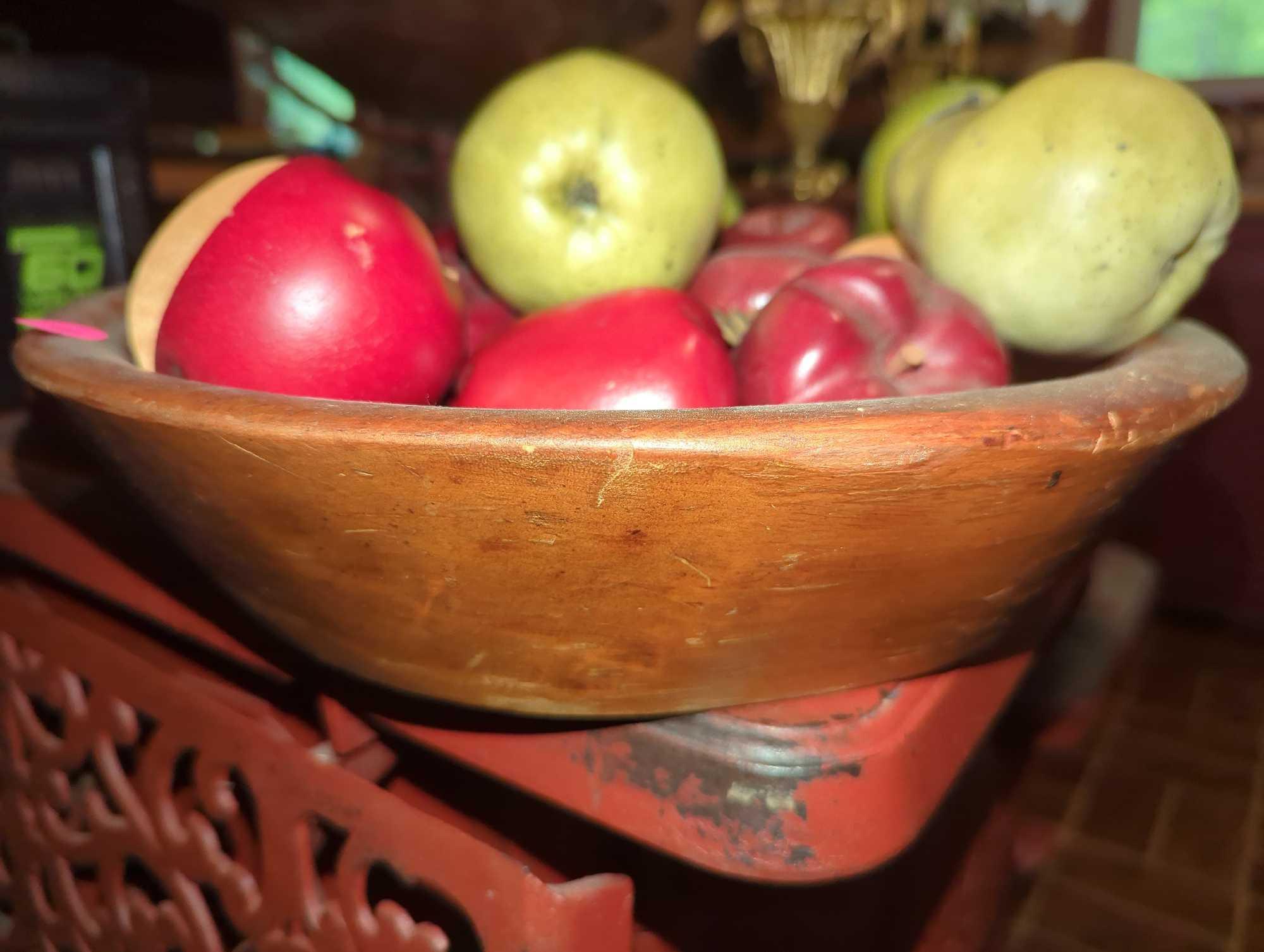 (KIT) WOODEN BOWL OF WOODEN FAKE FRUIT, MEASURE APPROXIMATELY 16 IN X 3 IN. WHAT YOU SEE IN PHOTOS