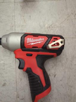 (No Batteries) Milwaukee M12 12V Lithium-Ion Cordless Drill Driver/Impact Driver/Ratchet Combo Kit