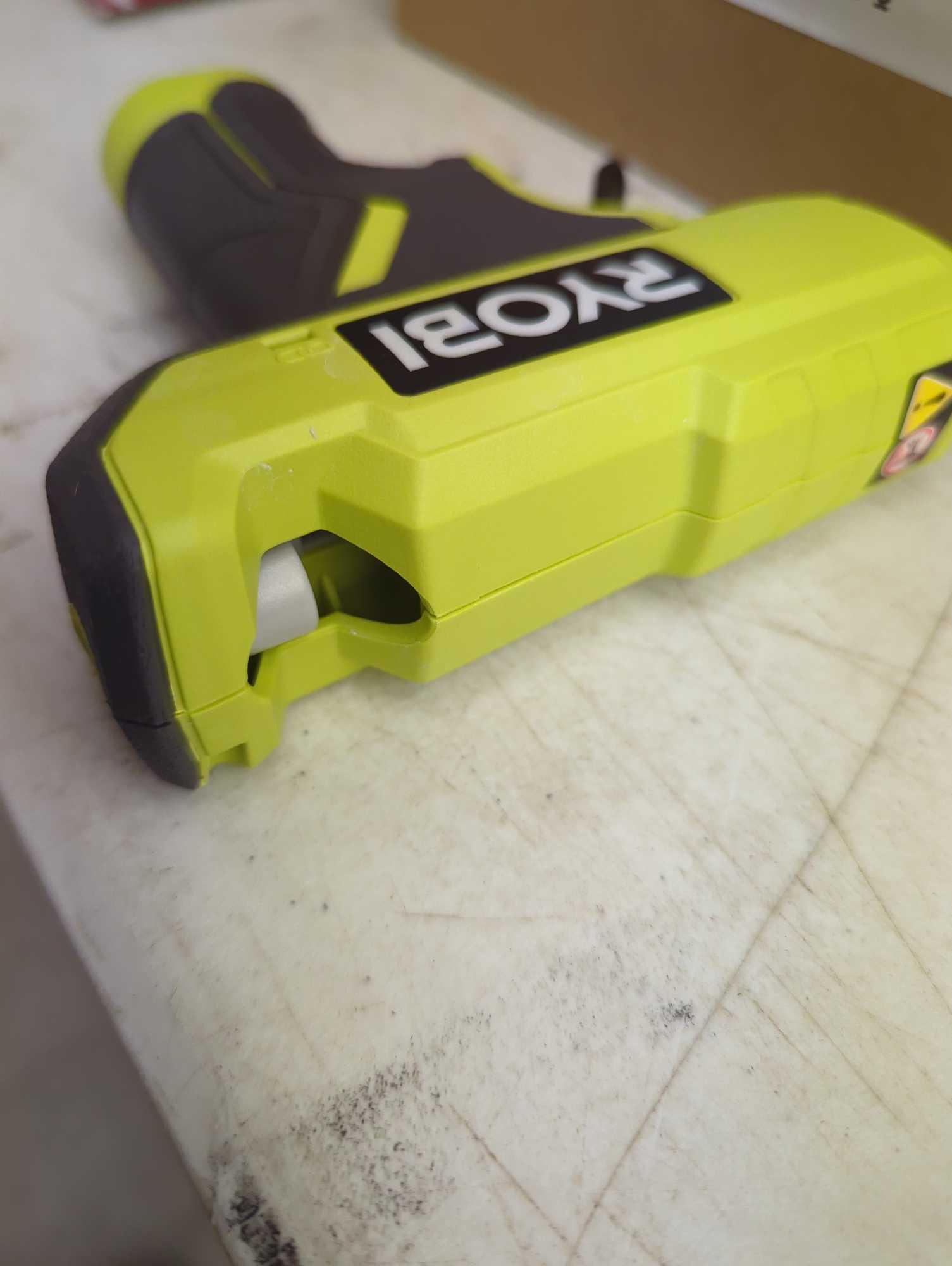 (No Battery) RYOBI ONE+ 18V Cordless Compact Glue Gun Kit with 18V Charger, Appears to be New in