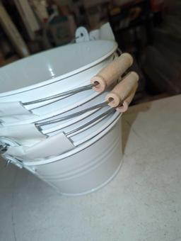 Box of 7 Sunnydaze Decor Galvanized Steel Bucket Planter with Handle, Retail Price $5/Bucket,