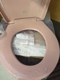 Bemis 500EC 063 Toilet Seat with Easy Clean & Change Hinges, 1 Pack Round, Venetian Pink, Appears to