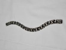 Vintage Sterling Silver X Link Bracelet. Marked 925 Italy. Weighs approx. 20.2 grams. Measurement in