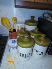(KIT) LOT OF MISCELLANEOUS ITEMS TO INCLUDE, CANNISTERS, UTENSILS HOLDER W/ UTENSILS, ETC