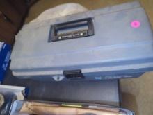 (KIT) LOT OF ASSORTED ITEMS TO INCLUDE HOT GLUE GUN, HAMMER, MEASURING TAPE, ETC, WHAT YOU SEE IN