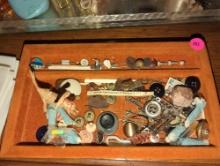 (MBR) LOT OF ASSORTED ITEMS TO INCLUDE, WHITE MENS HANDKERCHIEFS, AND ASSORTMENT OF BUTTONS,