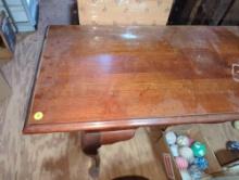 (GAR) MAHOGANY QUEEN ANNE SOFA TABLE MEASURE APPROXIMATELY 53 IN X 16 IN X 28 IN, HAS SOME MINOR