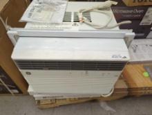 GE 12,000 BTU 115V Window Air Conditioner Cools 550 Sq. Ft. with SMART technology, ENERGY STAR and