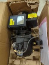 Everbilt 3/4 HP Cast Iron Convertible Deep Well Jet Pump, Used In Open Box Do to Being In Open Box