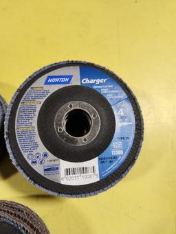 Norton Charger 4-1/2in x 7/8in Flap Disc, No. 19267, Grit 80, 18 Total Quantity