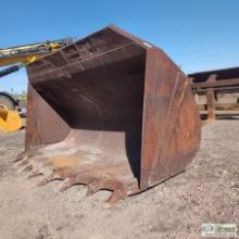 LOADER ATTACHMENT, TOOTHED BUCKET, INTERNATIONAL HARVESTER, PIN ON