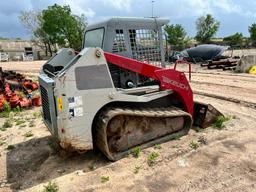 TAKEUCHI TL8 RUBBER TRACKED SKID STEER SN:200802469 powered by diesel engine, equipped with