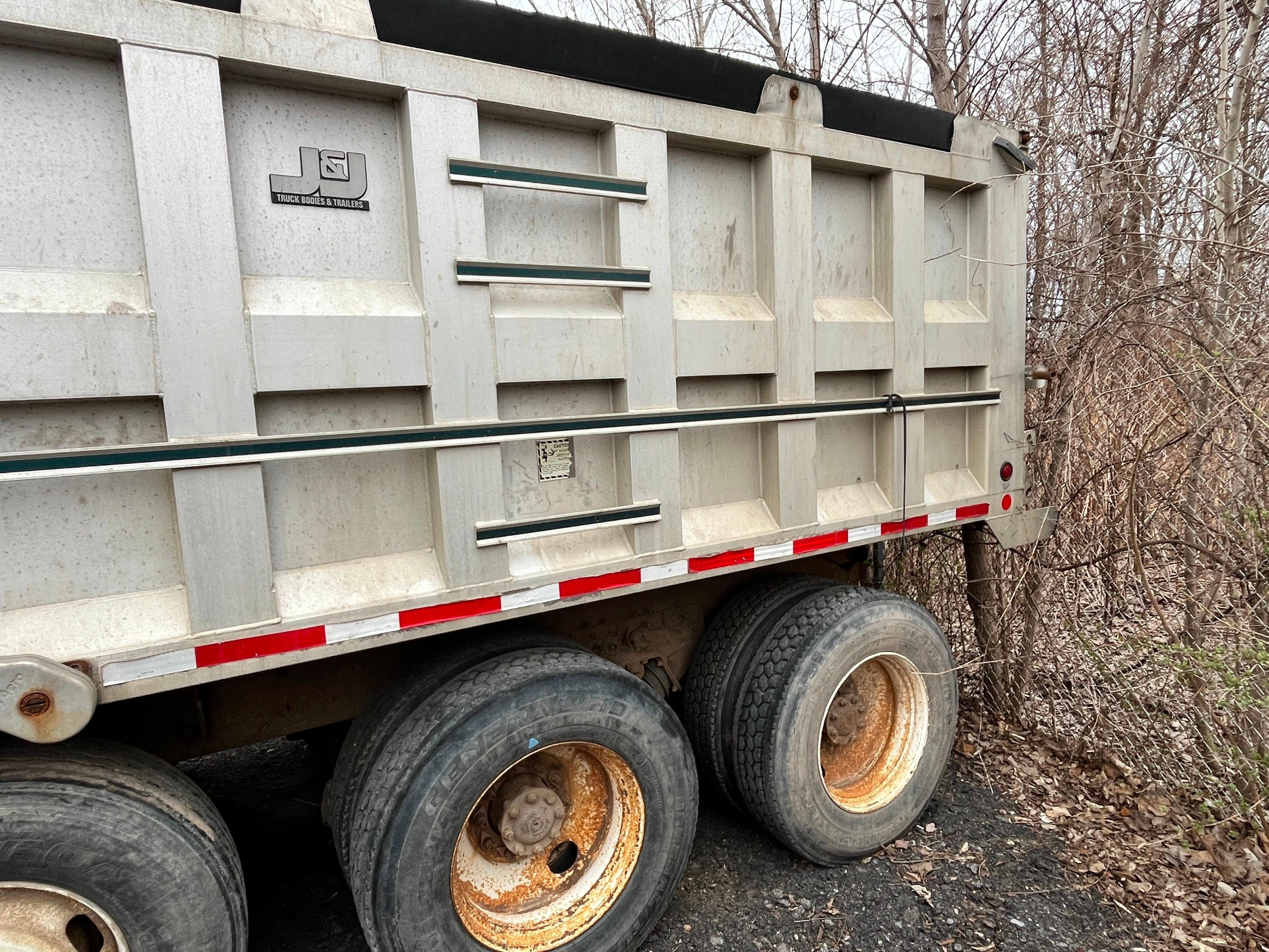 2005 INTERNATIONAL 5600I DUMP TRUCK VN:1HTXRAPT05J048192 powered by Cummins ISX 475 diesel engine,