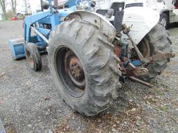 AGRICULTURAL TRACTOR FORD 5000 TRACTOR SN:B04830 POWERED BY DIESEL ENGINE, EQUIPPED WITH