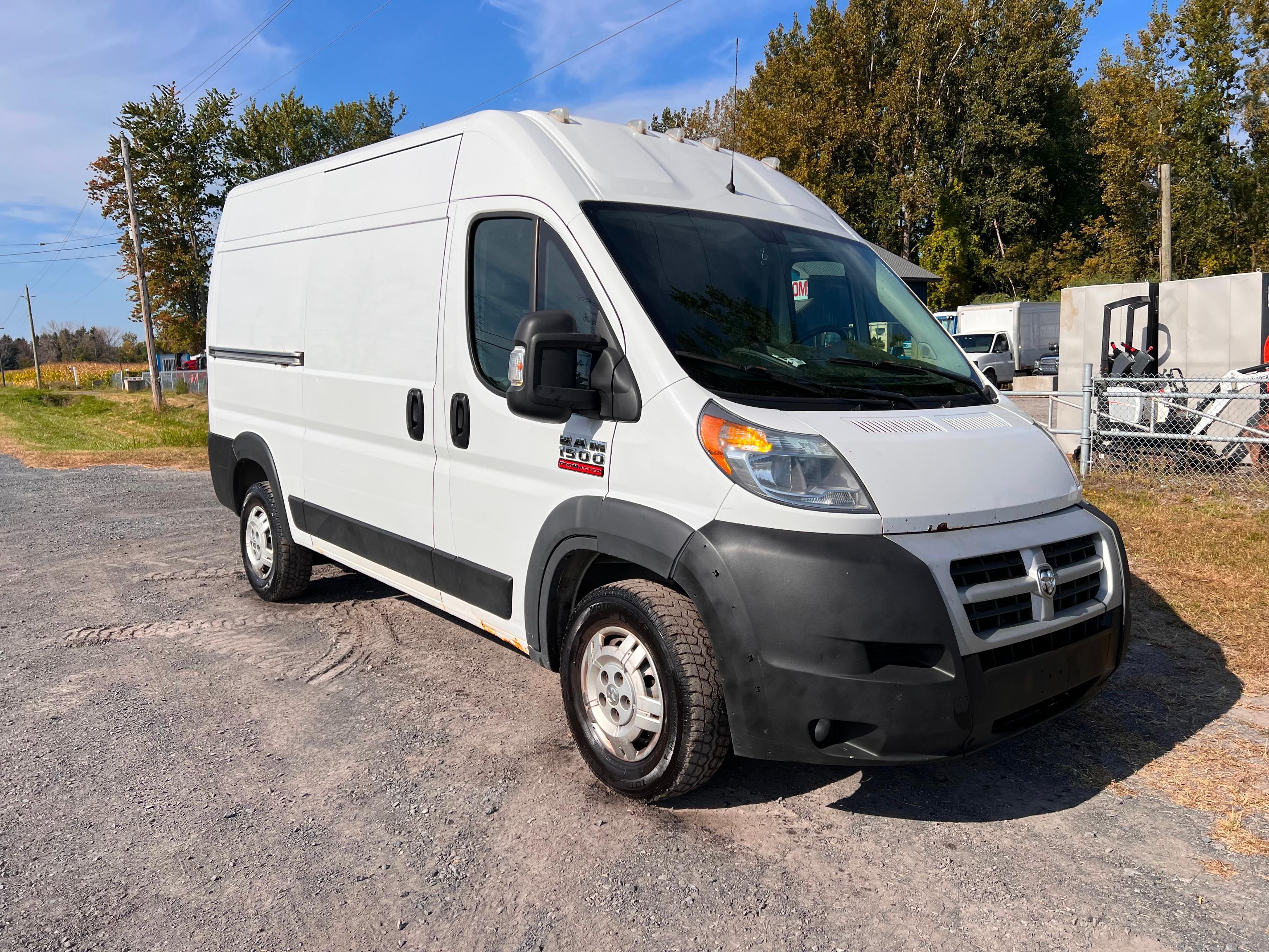 SERVICE TRUCK 2014 RAM PROMASTER SERVICE TRUCK powered by Dodge 3.6 gas engine, a/c heat cab,