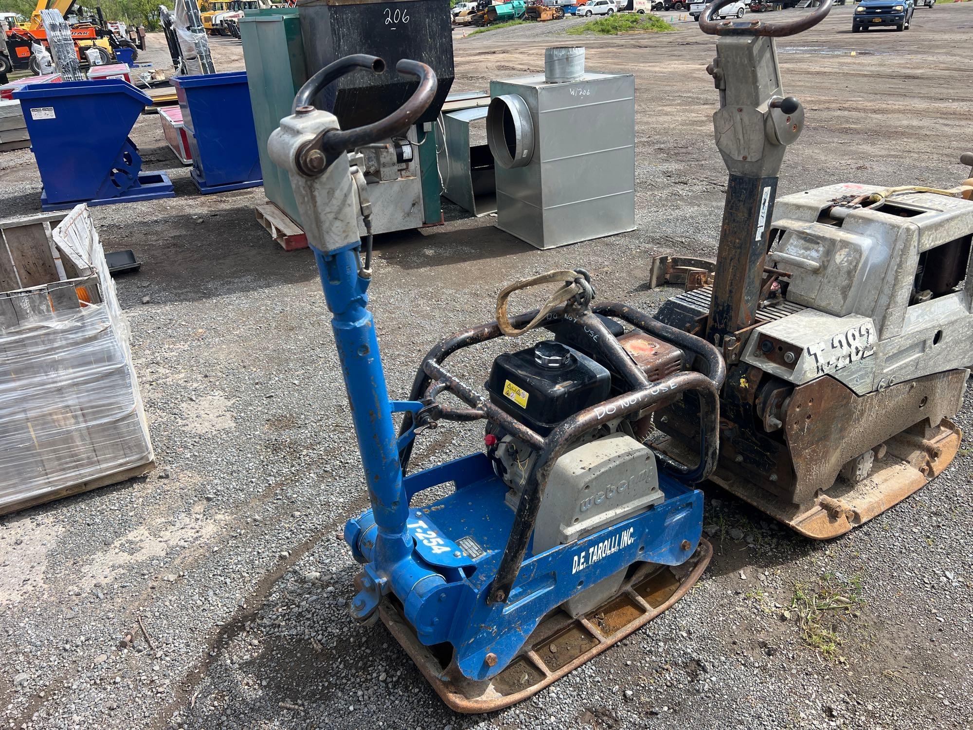 WEBER CR5HD REVERSIBLE PLATE COMPACTOR SUPPORT EQUIPMENT SN:4031-92 powered by Honda gas engine.