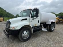 2006 INTERNATIONAL 4200 WATER TRUCK powered by International VT365 diesel engine, equipped with