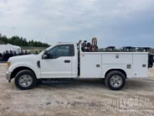 2017 FORD F350 SERVICE TRUCK VN:1FDRF3E64HEE98816 powered by gas engine, equipped with automatic