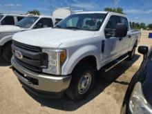 2017 FORD F250 PICKUP TRUCK VN:B86956 powered by gas engine, equipped with automatic transmission,