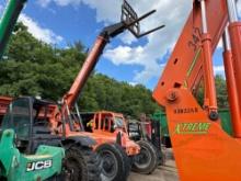 2016 JLG 8042 TELESCOPIC FORKLIFT SN:75017 4x4, powered by Cummins diesel engine, equipped with