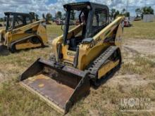 2017 GEHL RT165 RUBBER TRACKED SKID STEER SN:GHLRT165B0D301041 powered by diesel engine, equipped