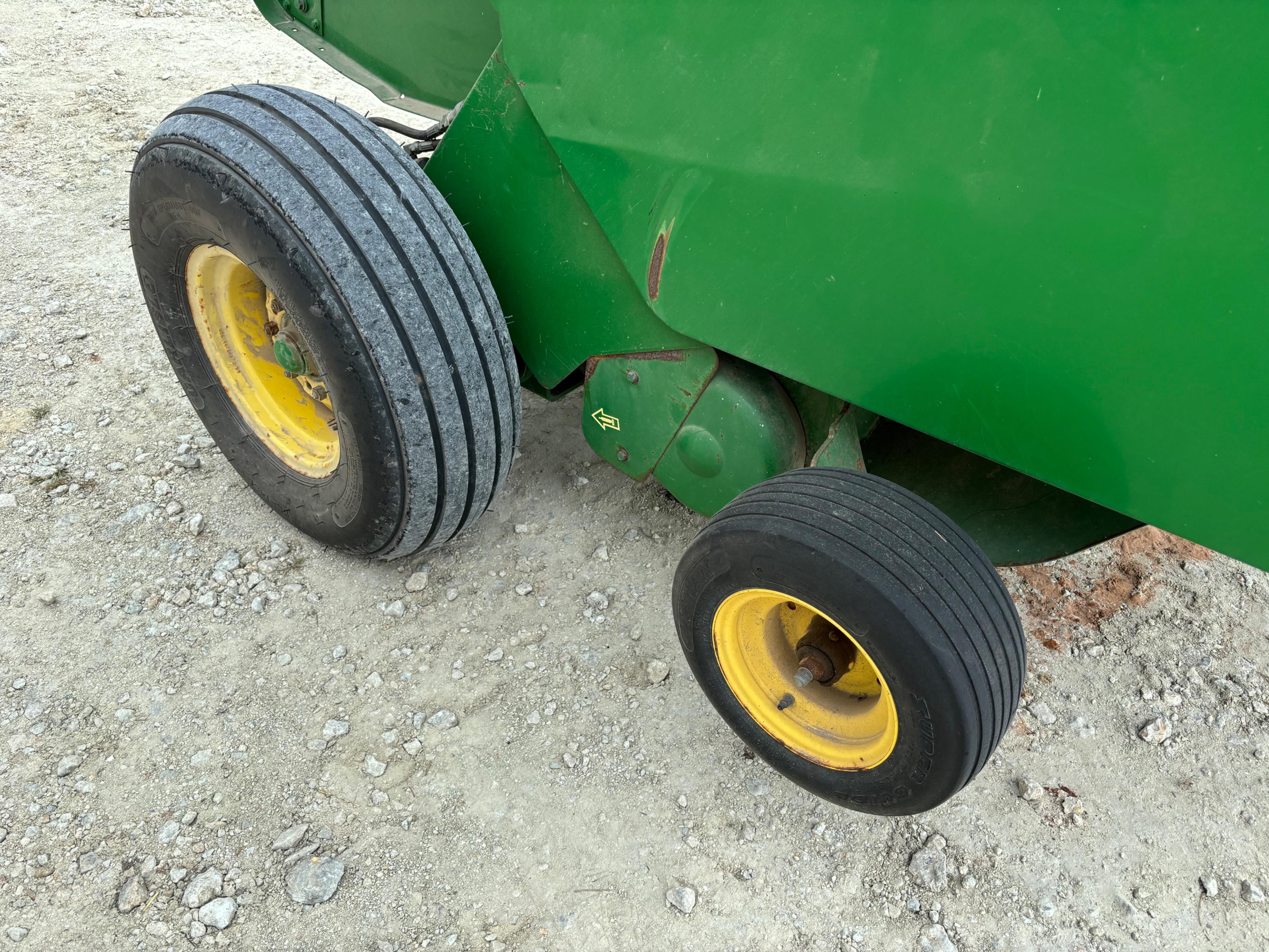 John Deere 556 Hay Baler