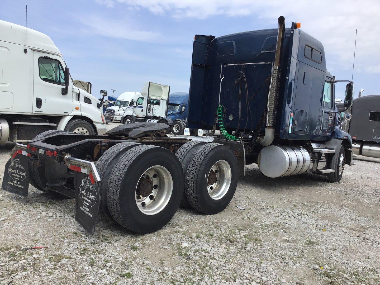 2017 MACK PINNACLE CXU613 Serial Number: 1M1AW07Y3HM084690