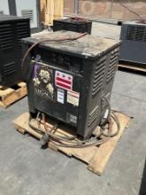 DOUGLAS LEGACY POWER BATTERY CHARGER MODEL DLG1B12-260, PHASE 1, APPROX DC OUT VOLTS 24, APPROX A...